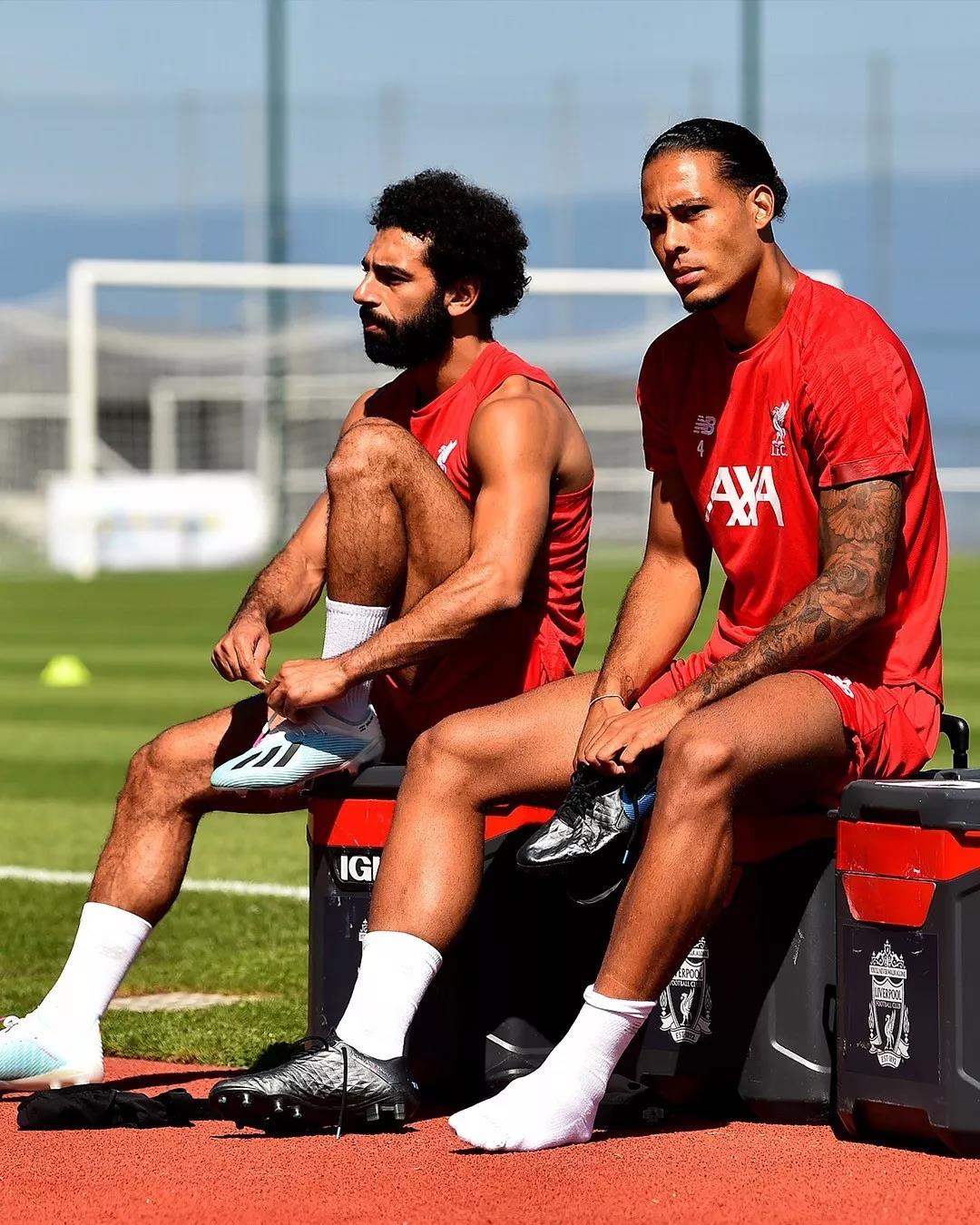 包含赛后社区盾焦点战，夏洛特黄蜂外线爆发，更衣室稳定，身体对抗强度拉满的词条-jiuyou游戏中心